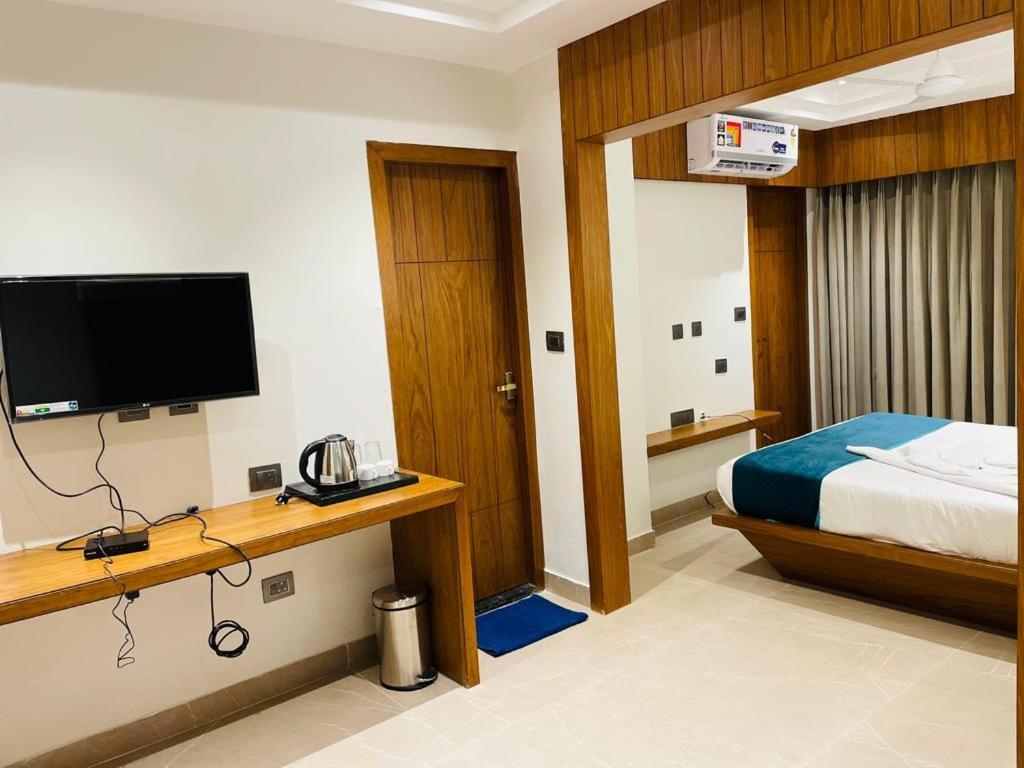 Hotel Emora Tree Mysore Eksteriør bilde