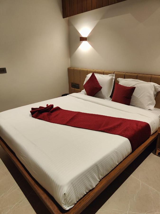 Hotel Emora Tree Mysore Eksteriør bilde
